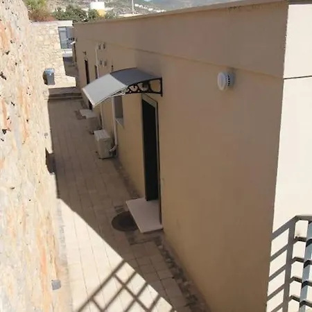 Havuzlu Sitede Manzarali Daire Bodrum