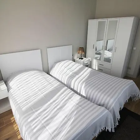 Havuzlu Sitede Manzarali Daire * Bodrum