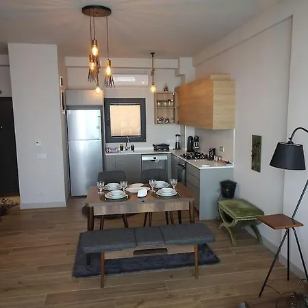 Havuzlu Sitede Manzarali Daire Apartmán *